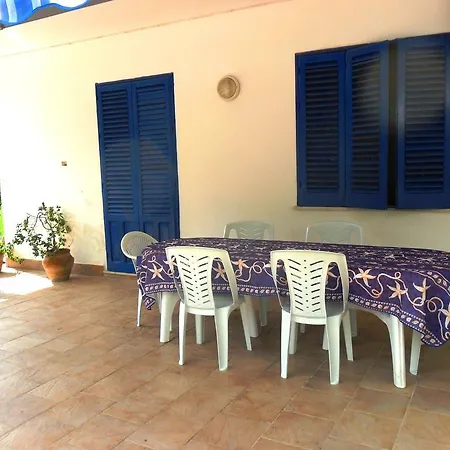 Holiday home Casa Via Del Giglio